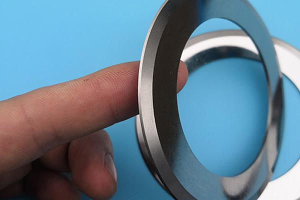 둥근 고 정밀 회전 절단 블레이드 Pvc 엣지 블레이드 회전 블레이드 절단 기계 종이 파이프 접착 테이프 절단 기계 블레이드 4