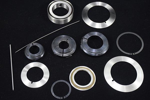 둥근 고 정밀 회전 절단 블레이드 Pvc 엣지 블레이드 회전 블레이드 절단 기계 종이 파이프 접착 테이프 절단 기계 블레이드 24